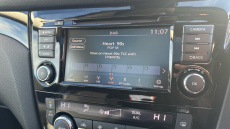 Nissan Qashqai 1.3 DiG-T N-Connecta 5dr [Glass Roof Pack] Petrol Hatchback